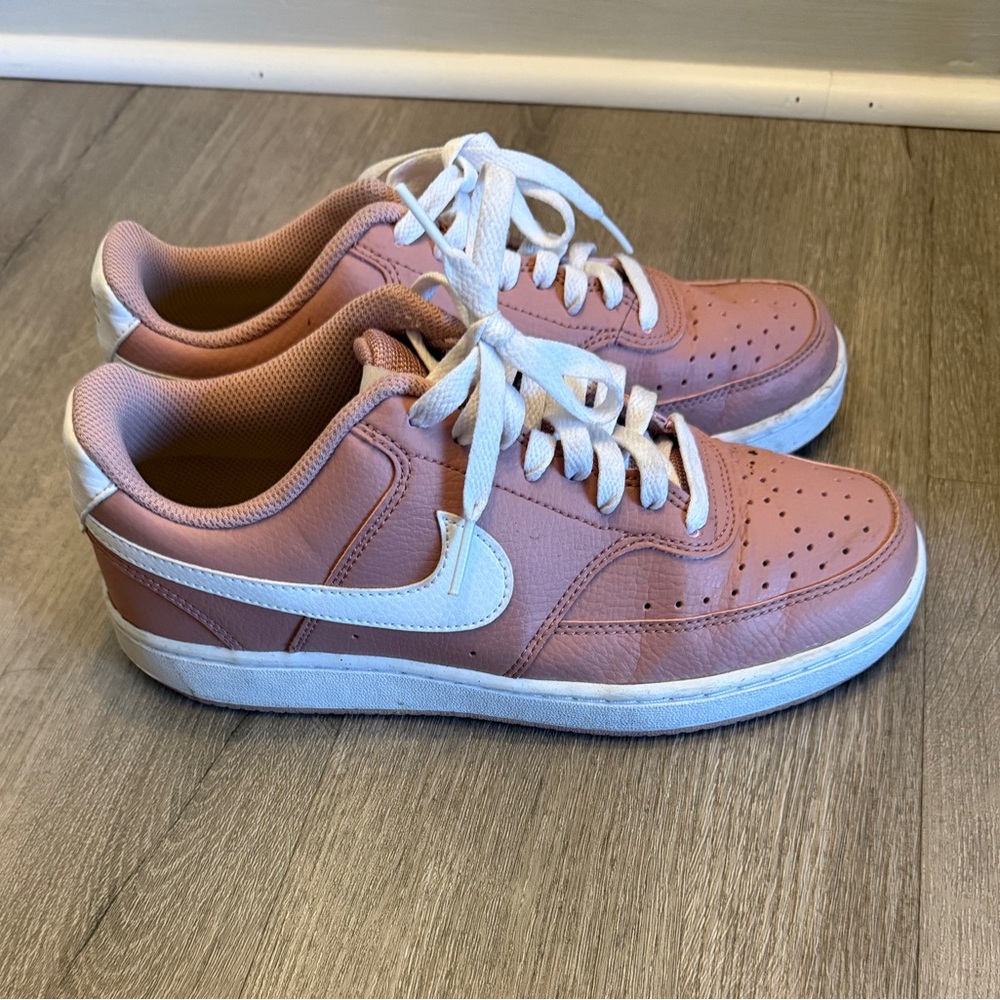 Women’s Nike shoes